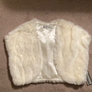 TAHARI ARTHUR S LEVINE FAUX FUR VEST